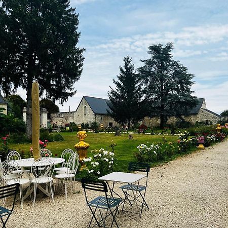 Chateau De La Thibaudiere - Chambre Du Tonneau Allonnes  Buitenkant foto