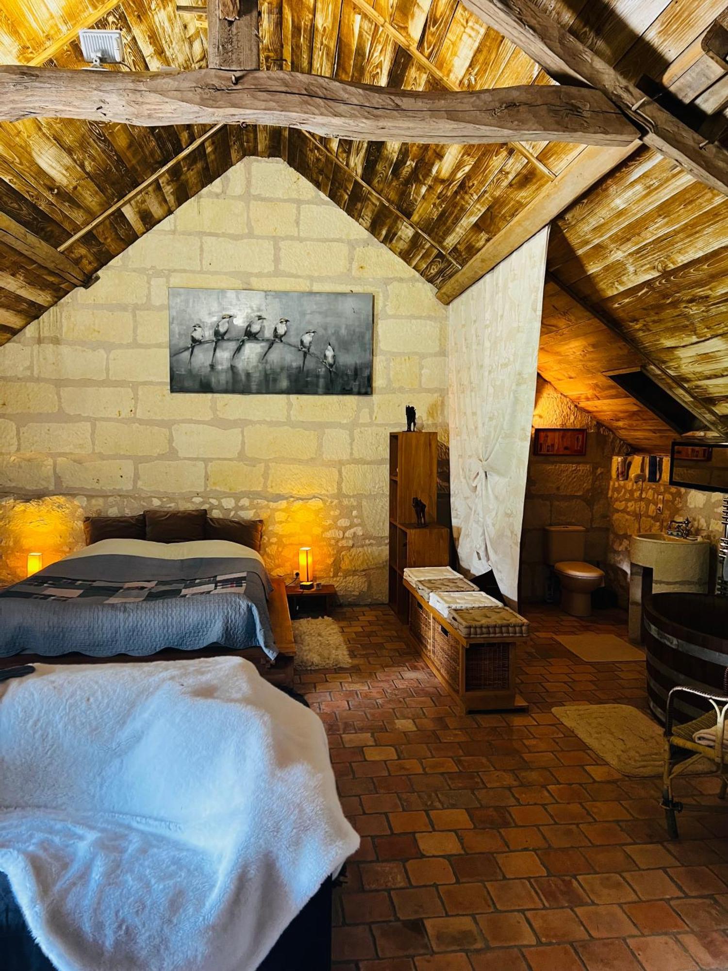 Chateau De La Thibaudiere - Chambre Du Tonneau Allonnes  Buitenkant foto